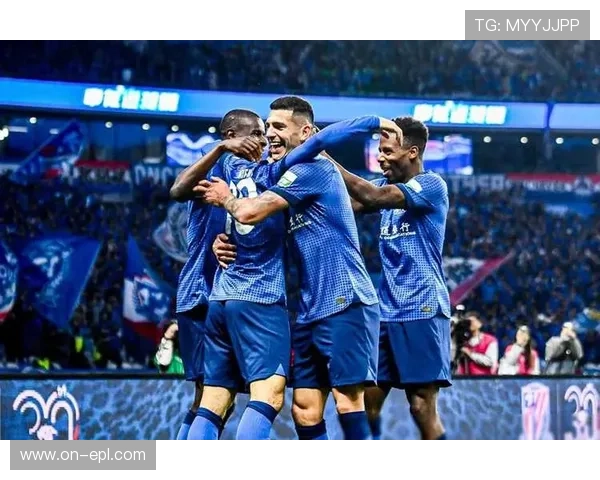 上海申花连续两年屈居亚军,2025赛季后半程乏力痛失好局